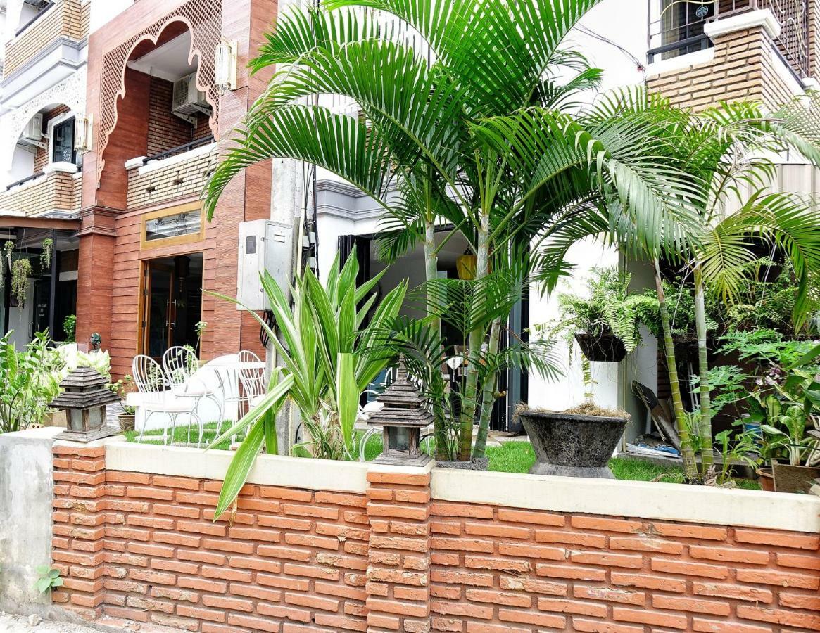 Hotel Spring@Tapae Chiang Mai Exterior foto
